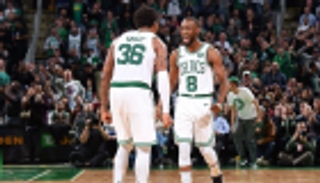 ريمونتادا مثيرة تقود سيلتيكس لفوز عاشر في دوري السلة الأمريكي