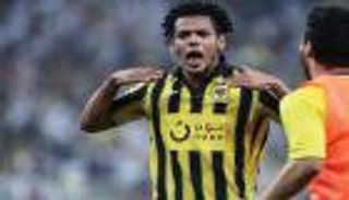 اتحاد جدة يمدد عقد رومارينيو رسميا