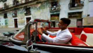 هافانا.. مدينة تبيع الرومانسية للسياح