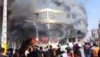 مظاهرات إيران.. حرق "المصرف الوطني" بمدينة بهبهان