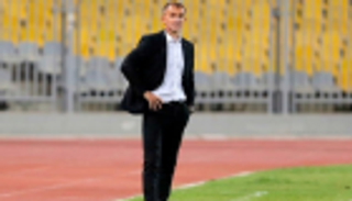 مدرب الزمالك يحسم مصير مدافعه المطلوب في الأهلي السعودي