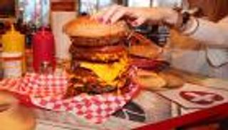 أغرب 10 عادات محلية أمريكية تثير الدهشة.. "طاحونة القمامة" الأشهر