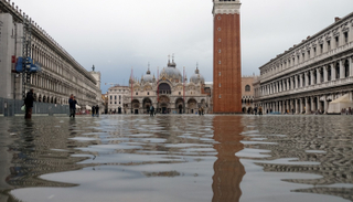 المدينة شهدت أسوأ فيضانات في 50 عاما