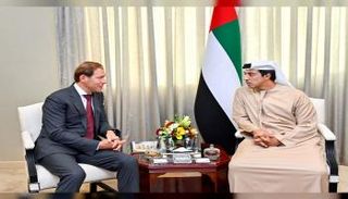الشيخ منصور بن زايد يستقبل وزير الصناعة والتجارة الروسي