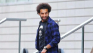 حماس وعلاج و"تكسير أطباق".. كيف قضى صلاح وقته في دبي؟