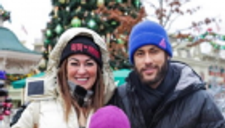 والدة نيمار تصطحبه لـ"ديزني لاند" قبل العودة للمباريات