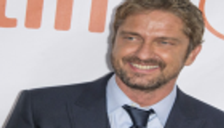 جيرارد بتلر.. قصة سطوع نجم "300" في عامه الـ50