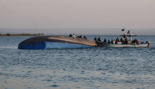 غرق 8 أشخاص بعد انقلاب عبارة في نهر بباكستان- أرشيفية