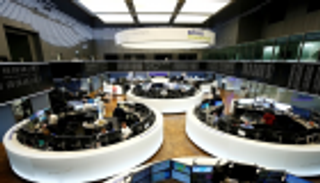 أسهم أوروبا تغلق مستقرة بفعل تجاذب السوق