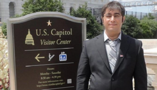 المعارض الإيراني رضا بارشي زادة 