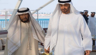 الشيخ محمد بن زايد آل نهيان مع الشيخ سلطان بن زايد 