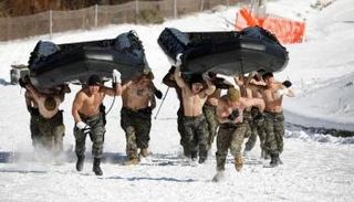 قوات من مشاة البحرية الكورية الجنوبية والأمريكية