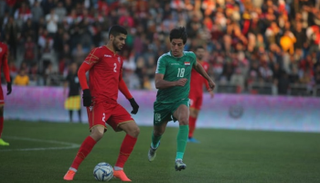 من مباراة العراق والبحرين