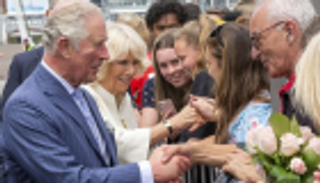 استقبال رسمي لولي عهد بريطانيا وزوجته في نيوزيلندا