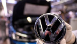 "فولكسفاجن" تخفض أهداف مبيعات وأرباح 2020