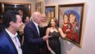 مي حشمت.. فنانة ترسم ولع النساء بالموسيقى