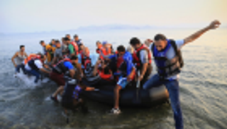 اكتشاف 45 مهاجرا حاولوا التسلل إلى إيطاليا