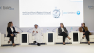 فضاء خال من الملوثات على مائدة "قمة المعرفة" في دبي