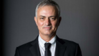 مورينيو يشيد بإمكانيات توتنهام ويعد بمنح الفرصة للشباب