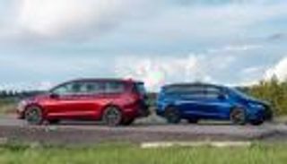 فيات كرايسلر تحتفل بطرحها 15 مليون سيارة من فئة MINI-VAN