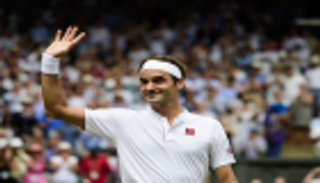 فيديو.. صورة "سيلفي" توقف فيدرر عن اللعب أمام زفيريف