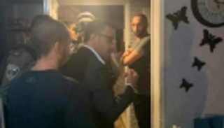 للمرة الـ14.. الاحتلال الإسرائيلي يعتقل محافظ القدس