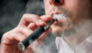 اكتشاف مادة جديدة بالسجائر الإلكترونية تهدد المدخنين