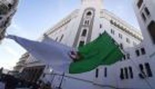 أسبوع الجزائر.. حملات انتخابية تواجه بالعزوف والتصعيد والتحذير