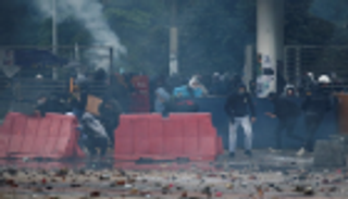 مقتل 3 في اشتباكات بين متظاهرين وقوات الأمن بكولومبيا