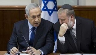 أفيخاي مندلبليت وبنيامين نتنياهو