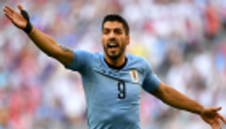 سواريز يكشف الفارق بين اللعب في برشلونة وأوروجواي