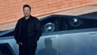 شاحنة "تسلا" الجديدة تخذل  إيلون ماسك في معرض عالمي