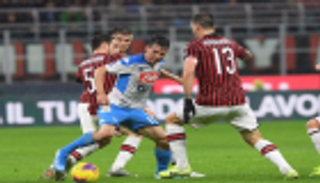التعادل يحسم قمة ميلان ونابولي في الدوري الإيطالي