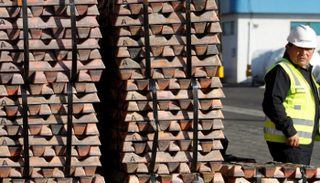 شحنة نحاس جاهزة للتسليم بمدينة فالبارايسو في تشيلي- رويترز