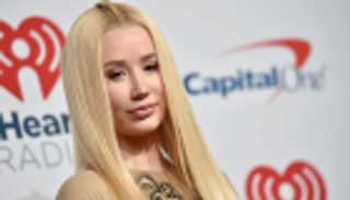 سرقة مجوهرات بـ336 ألف دولار من مغنية مشهورة