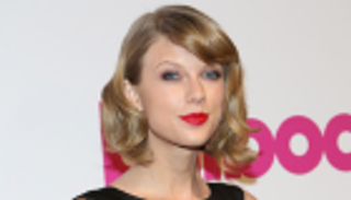 رئيس شركة إنتاج لتايلور سويفت: تلقيت "تهديدات بالقتل" بسببك