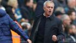 مورينيو يخطط لإعادة توتنهام للألقاب بأقدم كأس في التاريخ