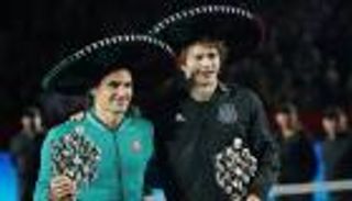 رقم قياسي يزين انتصار فيدرر "الاستعراضي" على زفيريف