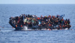 إنقاذ 143 مهاجرا قبالة جزيرة لامبيدوسا الإيطالية