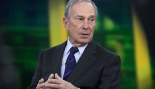 رئيس بلدية نيويورك السابق الملياردير مايكل بلومبرج