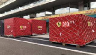 حلبة مرسى ياس تستقبل الفرق والمعدات استعدادا لسباق الفورمولا 1