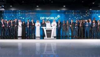 رئيس موانئ دبي يقرع جرس الافتتاح في سوق ناسداك دبي