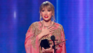 تايلور سويفت تنتزع 6 جوائز في حفل "الموسيقى الأمريكية"