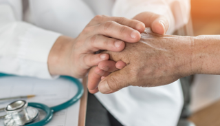 الفحوص تجرى عن طريق جهاز صغير