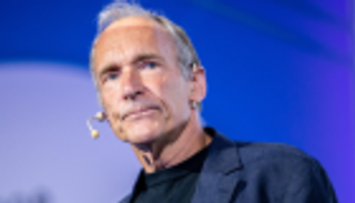 "أبو الإنترنت" يطلق خطة عالمية من 9 مبادئ لحماية الشبكة