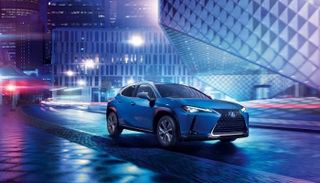 سيارة لكزس UX 300e الجديدة