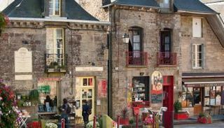 قرية Becherel الفرنسية