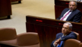 أكثر من نصف الإسرائيليين يطالبون نتنياهو بالاستقالة