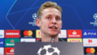 دي يونج غير نادم على الانضمام لبرشلونة ويرفض خلافة بوسكيتس