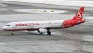 هبوط الليرة يجبر شركة طيران تركية على تعليق رحلاتها